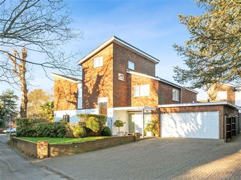 Properties for sale in Little Common, Stanmore HA7 .